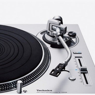 Technics SL-1210GR Turntable New in Box Black finish