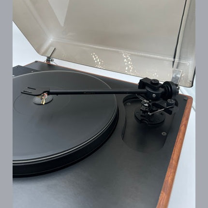 SOTA Sapphire Turntable w/Sumiko Premier ft-3 tonearm (USED TRADE IN)