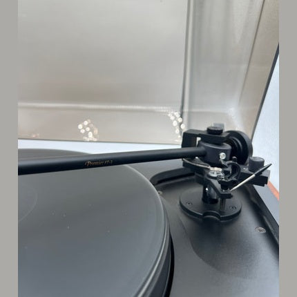 SOTA Sapphire Turntable w/Sumiko Premier ft-3 tonearm (USED TRADE IN)