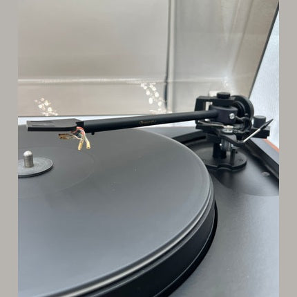 SOTA Sapphire Turntable w/Sumiko Premier ft-3 tonearm (USED TRADE IN)