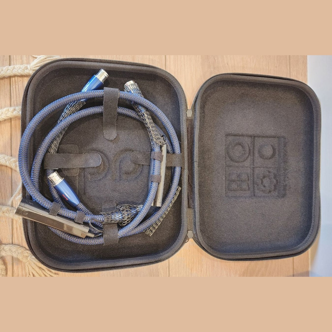 AudioQuest Water XLR　ハイエンド・ケーブル　オーディオ AudioQuest Water XLR Interconnect | Sunny Audio Video