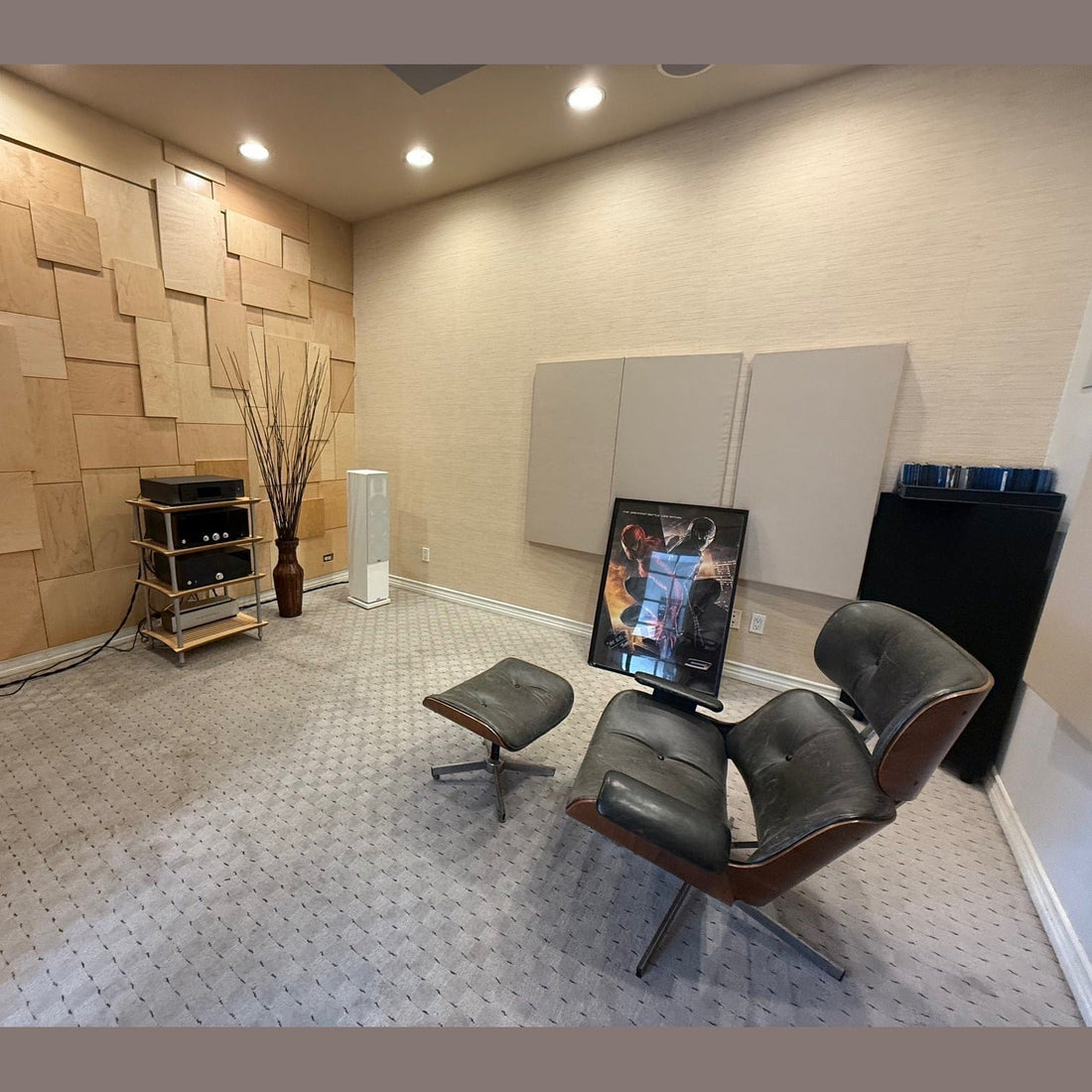 Sunny's Audio Video listening room — Advance Paris amplifiers, Audiovector loudspeakers and acoustic treatment panels