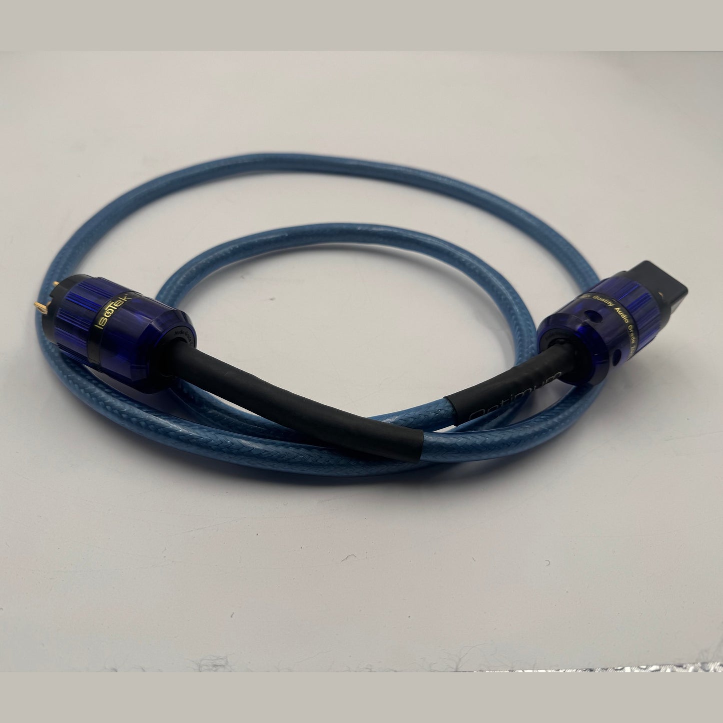 IsoTek high performance C19 power cord 2M (Demo)