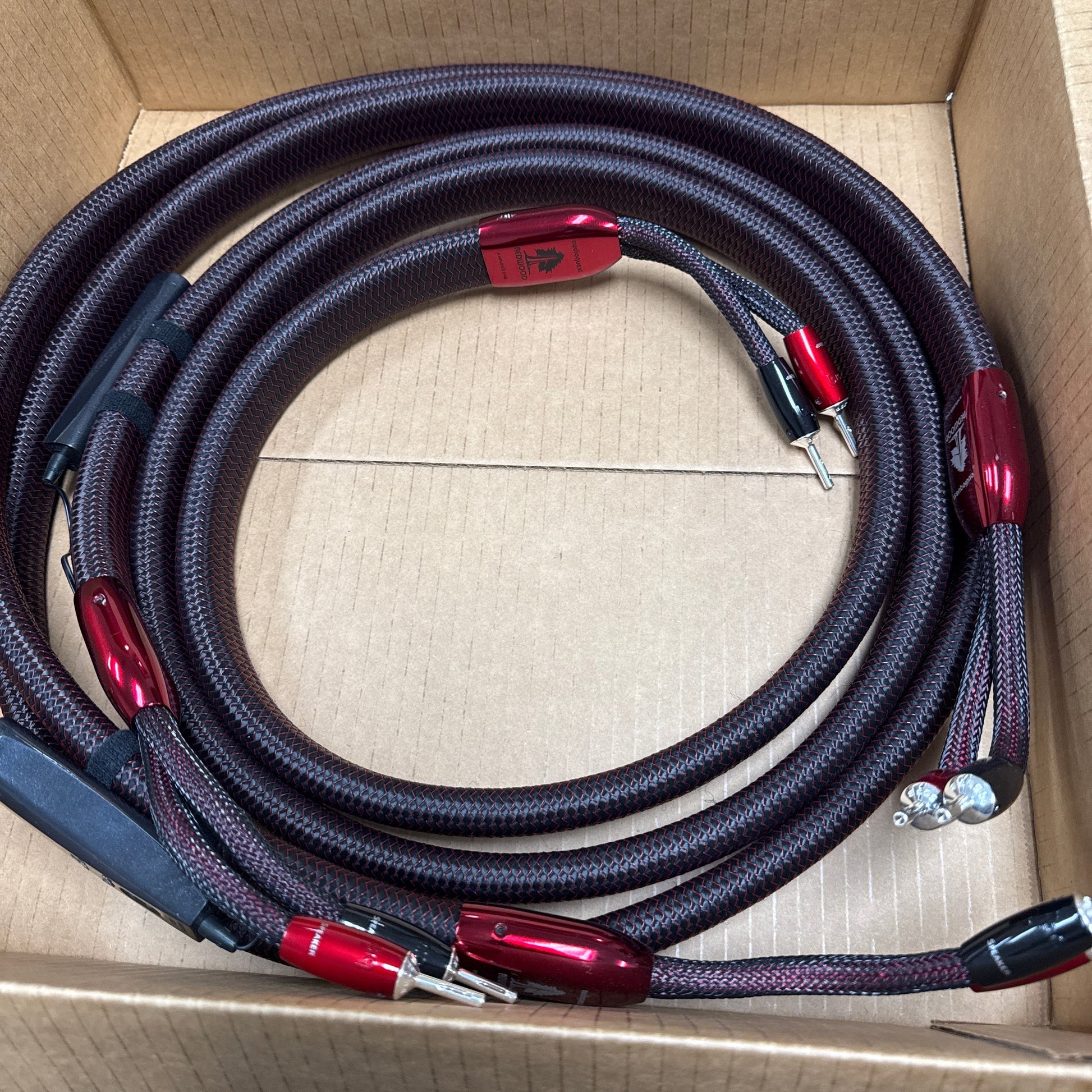 AudioQuest Redwood banana 1 pair 8ft speaker cable demo - Sunny Components Inc.