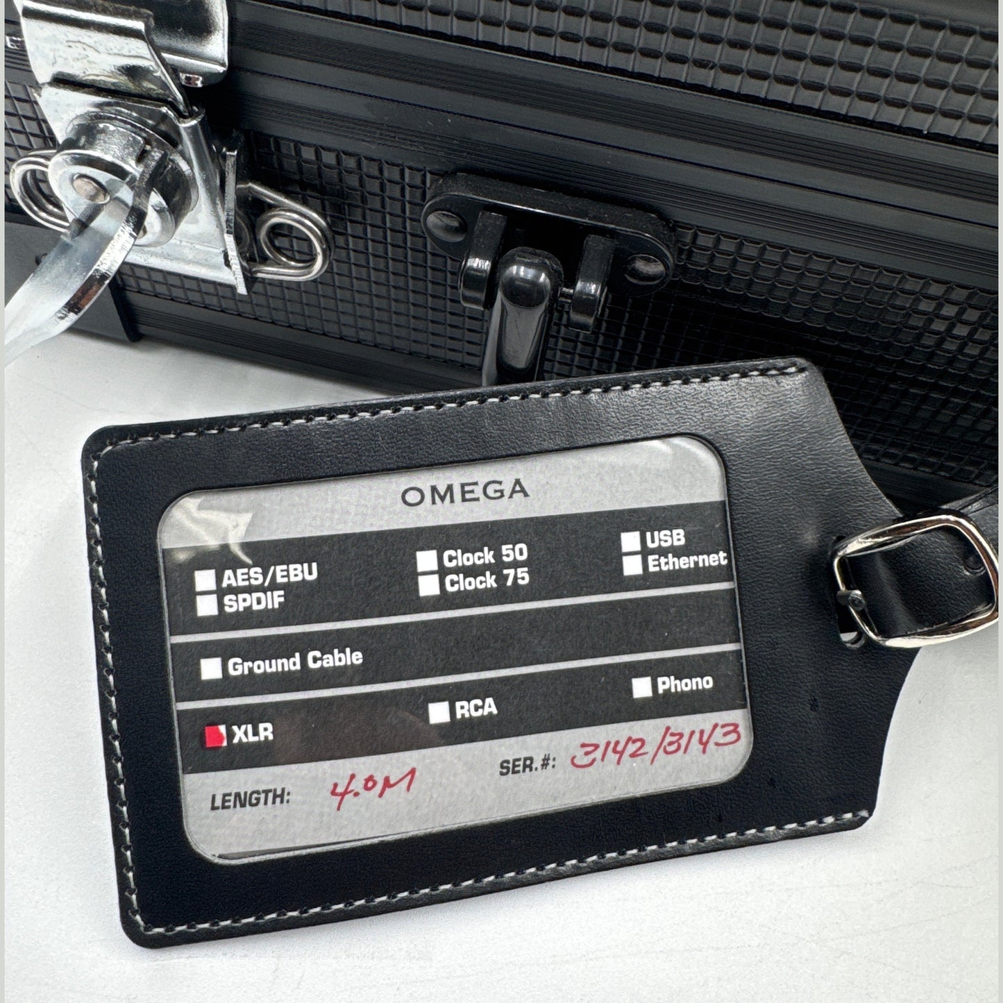 Shunyata Research Omega Black/Gold 4m 1 pair XLR Interconnect