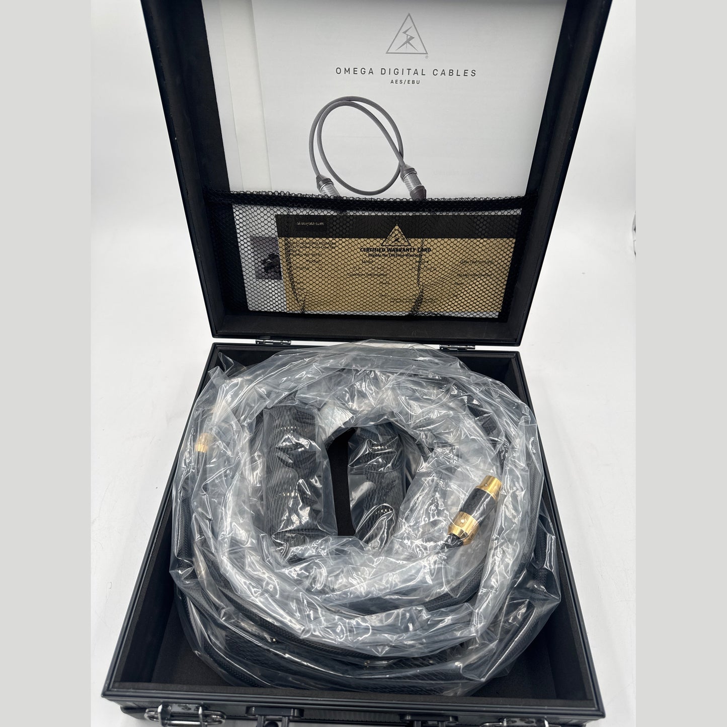 Shunyata Research Omega Black/Gold 4m 1 pair XLR Interconnect