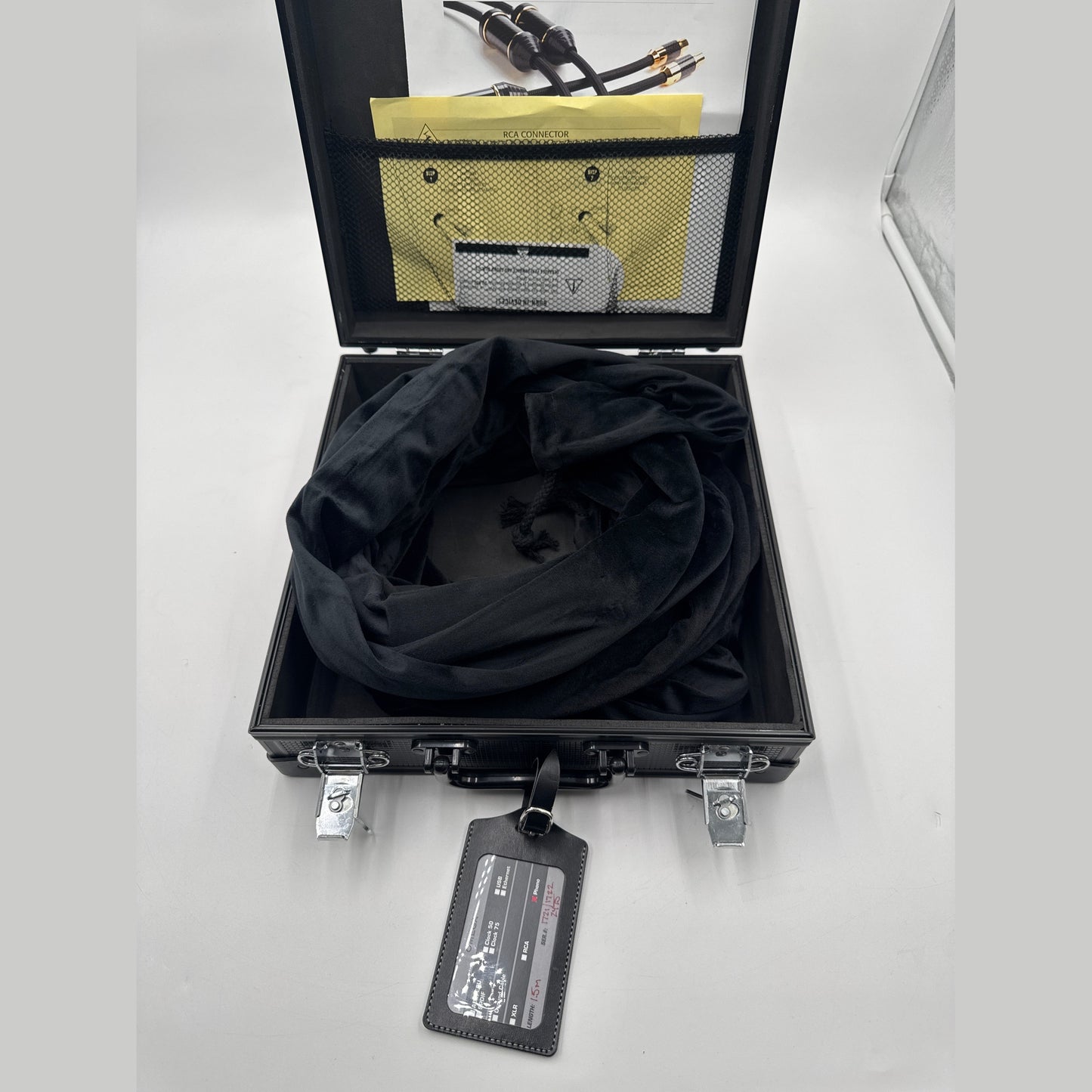 Shunyata Research Omega Phono cable 1.5m RCA with Omega Ground cable included
