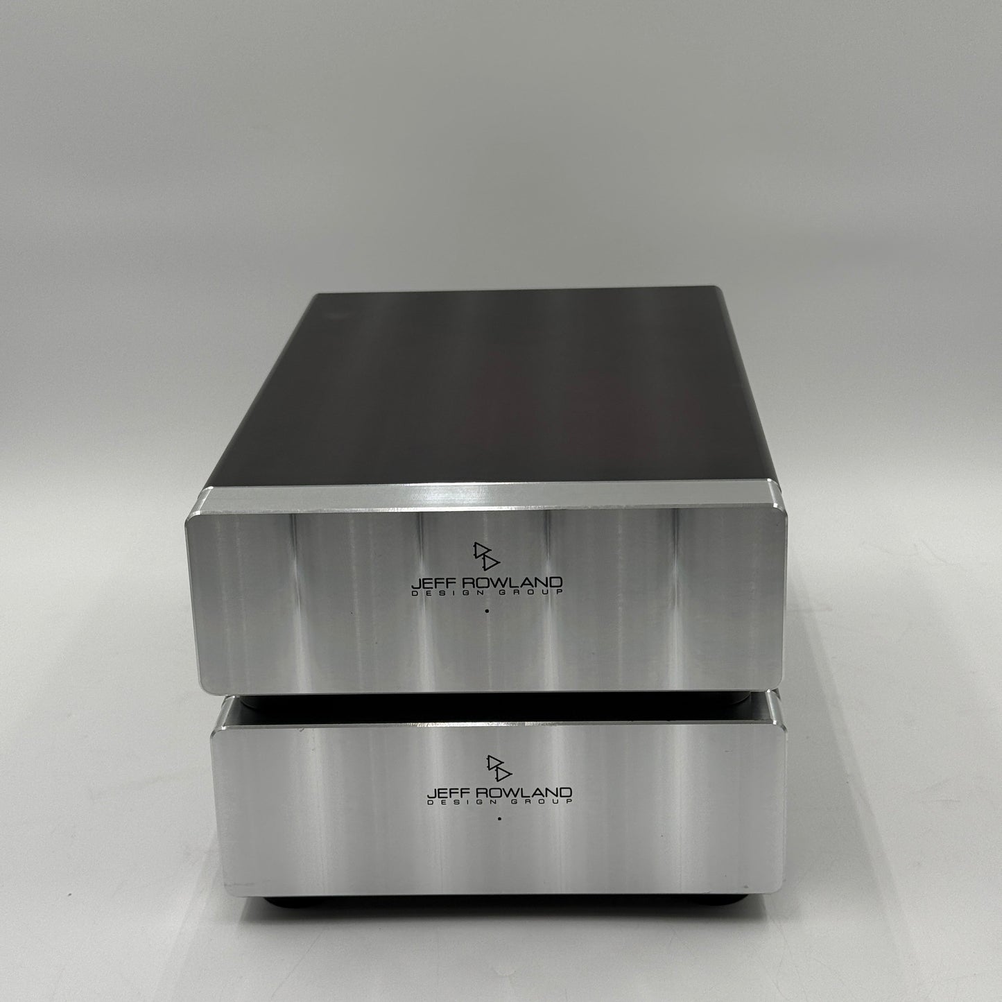 Jeff Rowland Model 501 Pre-owned Amplifiers. 1 pair Mono Amplifiers. - Sunny Components Inc.