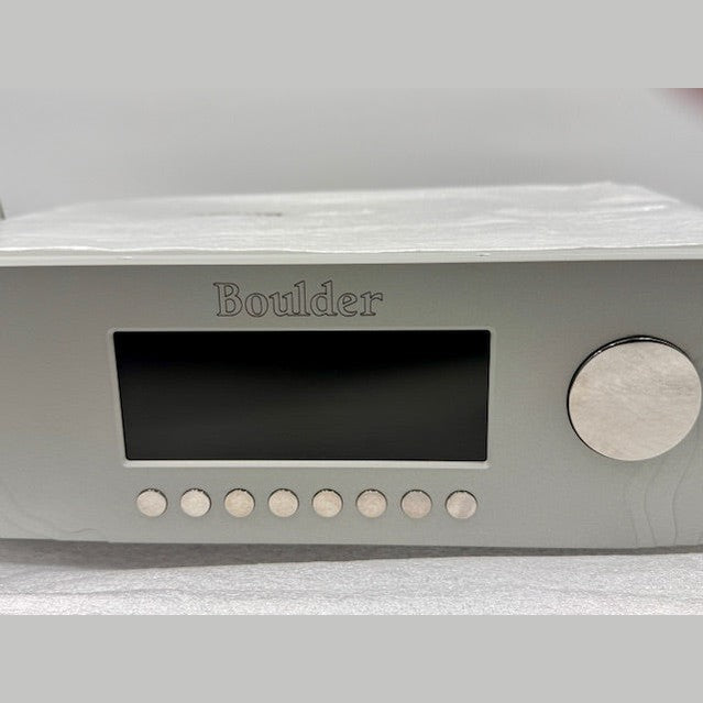 Boulder 1110 Pre-amplifier Pre-Owned unit. 9/10