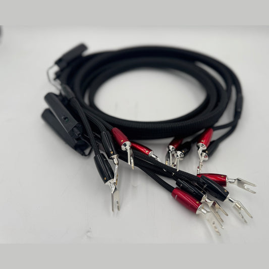 AudioQuest Obsidian 8 ft speaker cables single Bi-Wire with Spades.