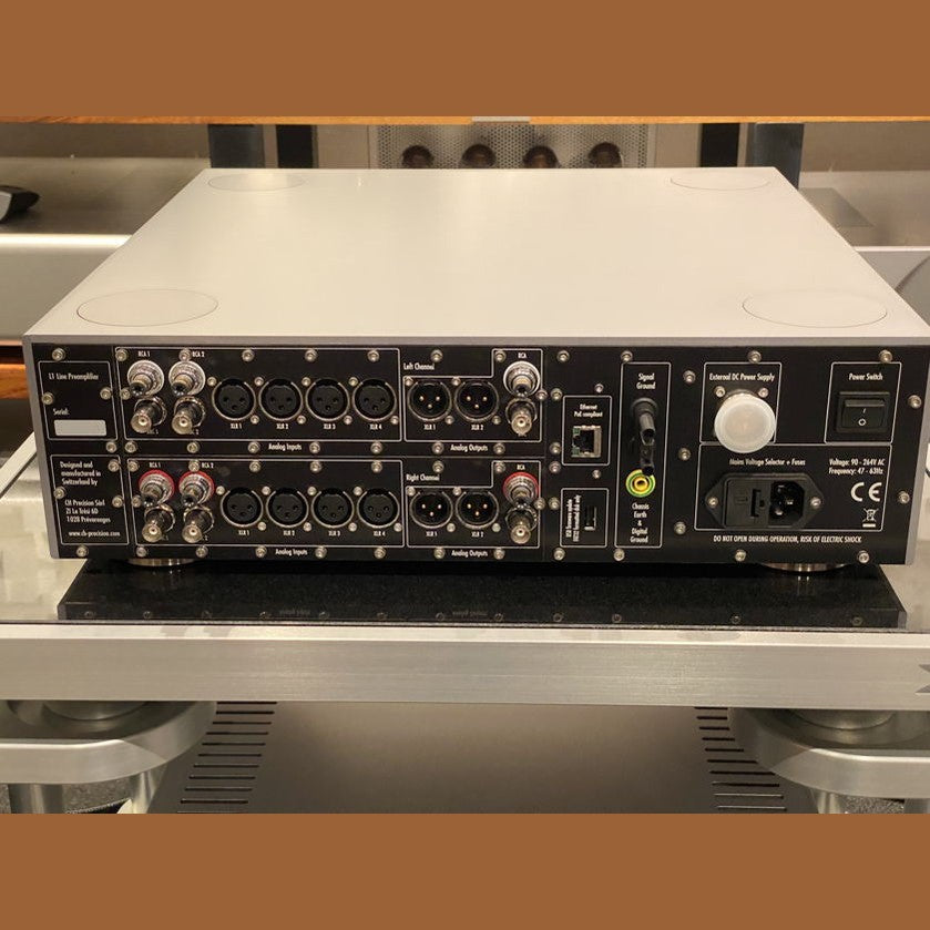 CH Precision L1 preamplifier (Certified preowned) in box