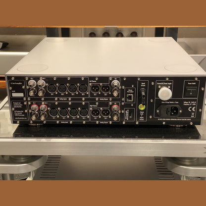 CH Precision L1 preamplifier (Certified preowned) in box